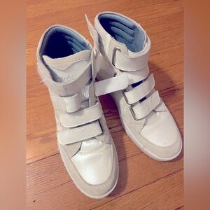 Zeha Berlin Women’s white high top sneakers Size 37 (US 6.5)